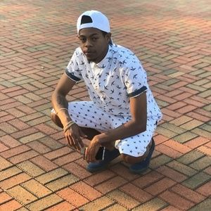 Meet your Posher, Demario